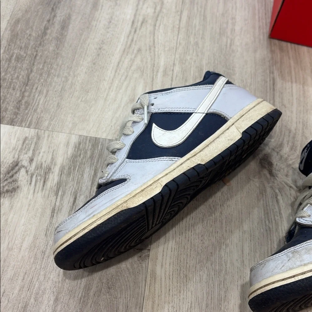 Nike Youth Dunks Dark Blue and White Sneakers size 6